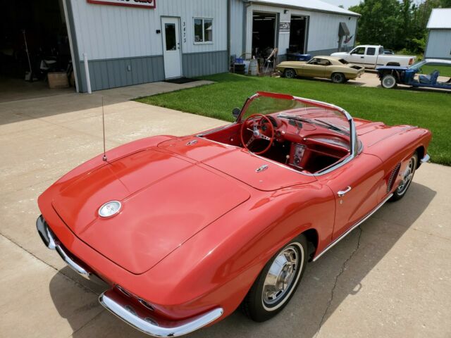 Chevrolet Corvette 1962 image number 16