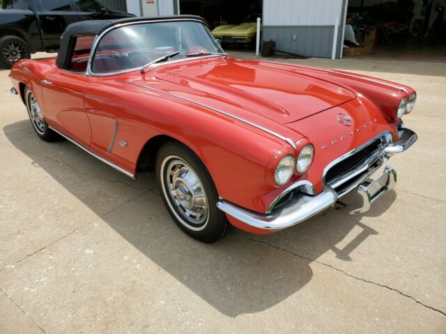 Chevrolet Corvette 1962 image number 2