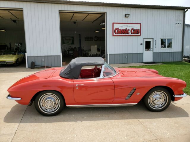 Chevrolet Corvette 1962 image number 27