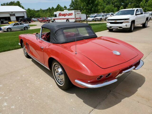 Chevrolet Corvette 1962 image number 30