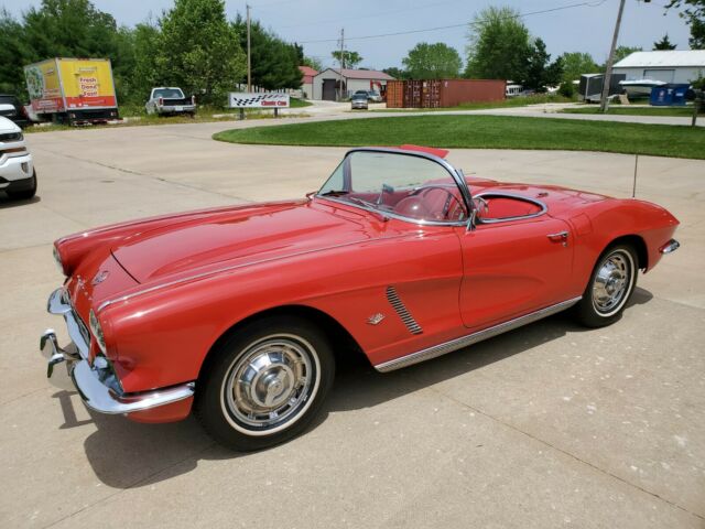 Chevrolet Corvette 1962 image number 31