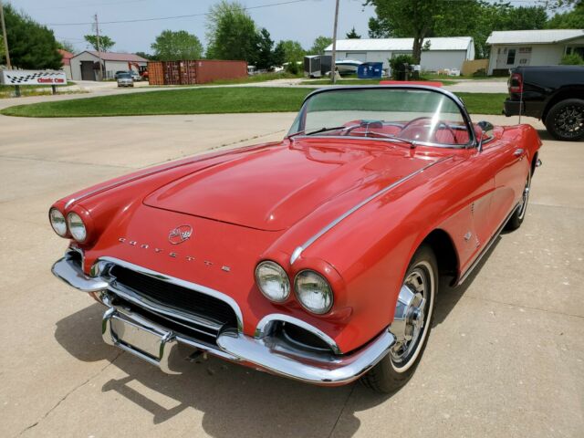 Chevrolet Corvette 1962 image number 32