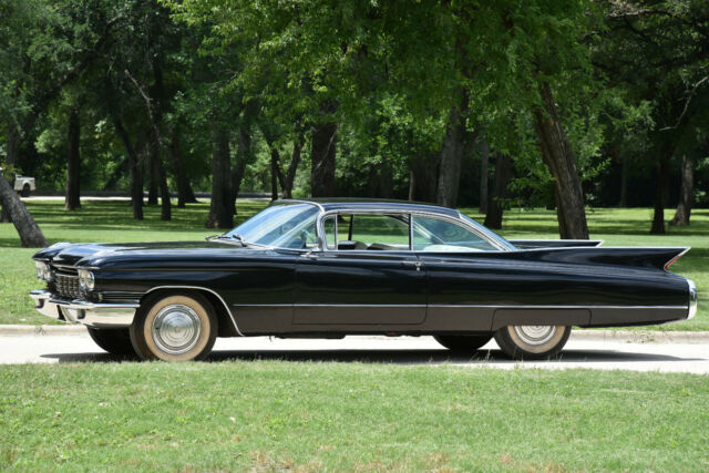 Cadillac DeVille 1960 image number 1