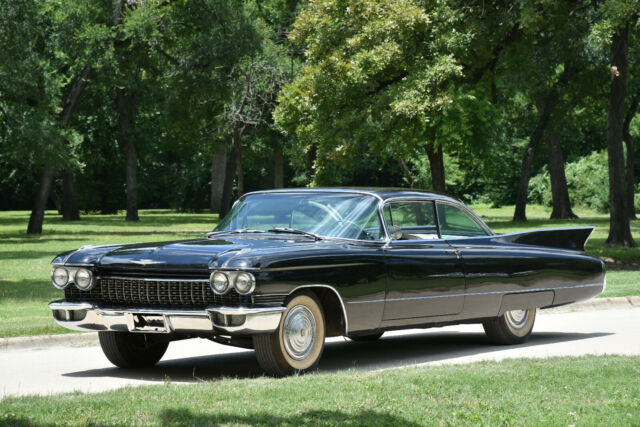 Cadillac DeVille 1960 image number 2