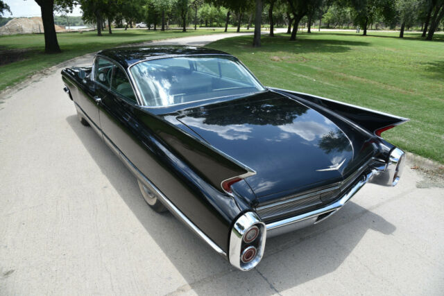 Cadillac DeVille 1960 image number 20