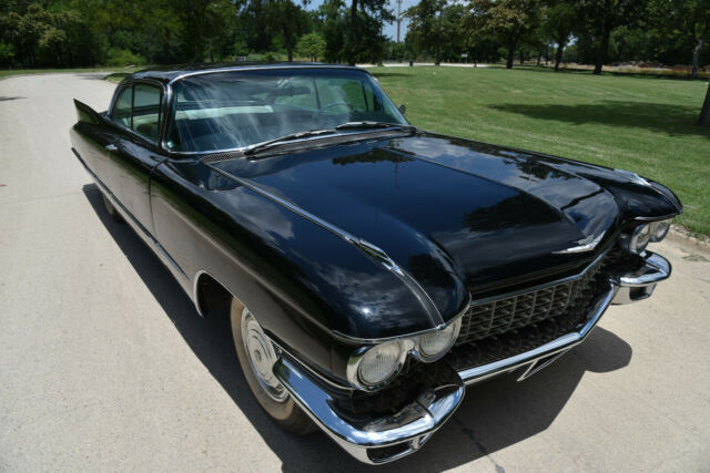 Cadillac DeVille 1960 image number 32