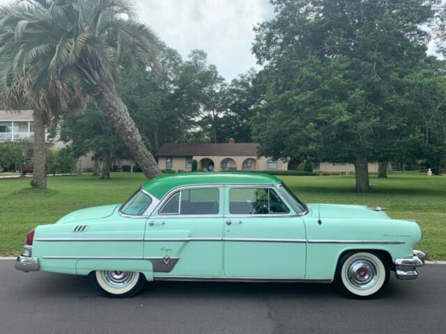 Lincoln Capri 1954 image number 22