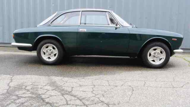 Alfa Romeo GT Junior 1971 image number 16