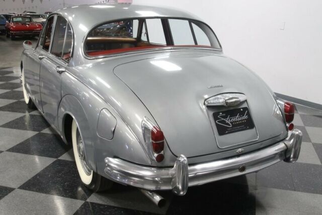 Jaguar Mark II 1960 image number 10