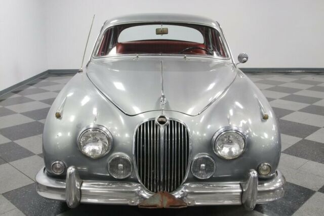 Jaguar Mark II 1960 image number 19