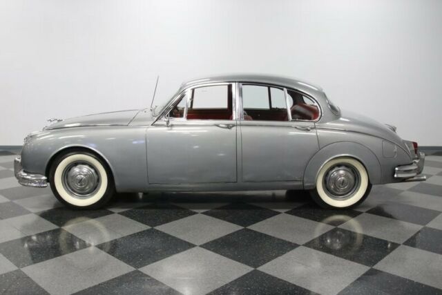 Jaguar Mark II 1960 image number 2