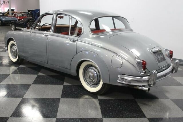 Jaguar Mark II 1960 image number 33