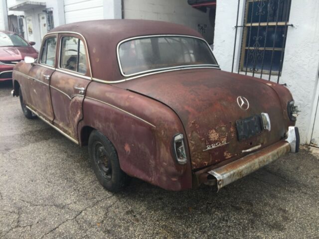 Mercedes-Benz 200-Series 1956 image number 3