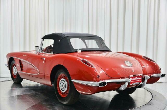 Chevrolet Corvette 1960 image number 33