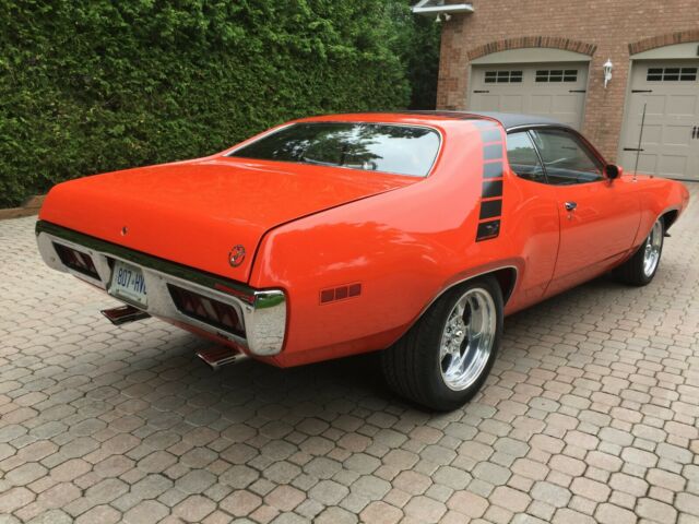 Plymouth Road Runner 1971 image number 2