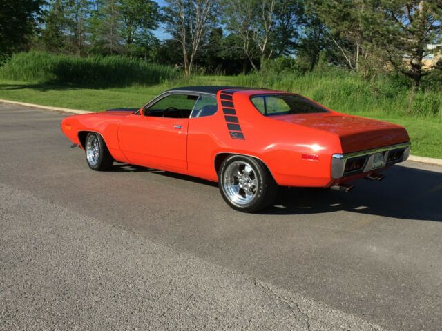 Plymouth Road Runner 1971 image number 27