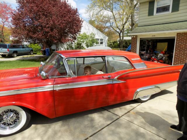 Ford Galaxie 1959 image number 12