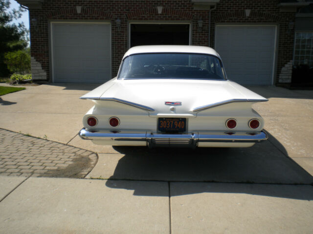 Chevrolet Biscayne 1960 image number 2