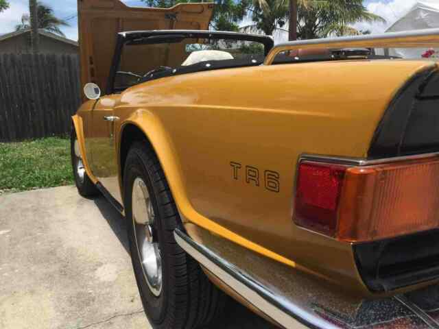 Triumph TR 6 1972 image number 0