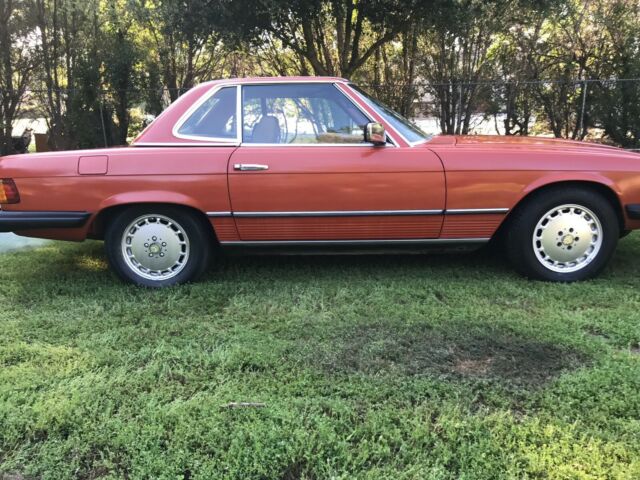 Mercedes-Benz SL-Class 1978 image number 36