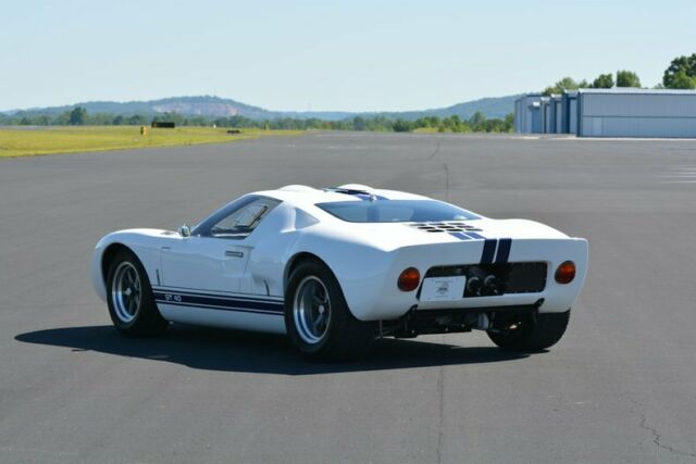 Superformance GT 40 MK I 1965 image number 12