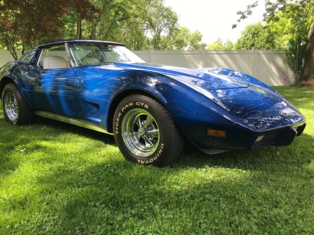 Chevrolet Corvette 1977 image number 0