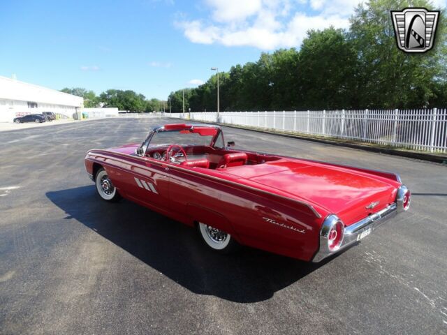 Ford Thunderbird 1963 image number 29