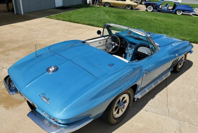 Chevrolet Corvette 1965 image number 1