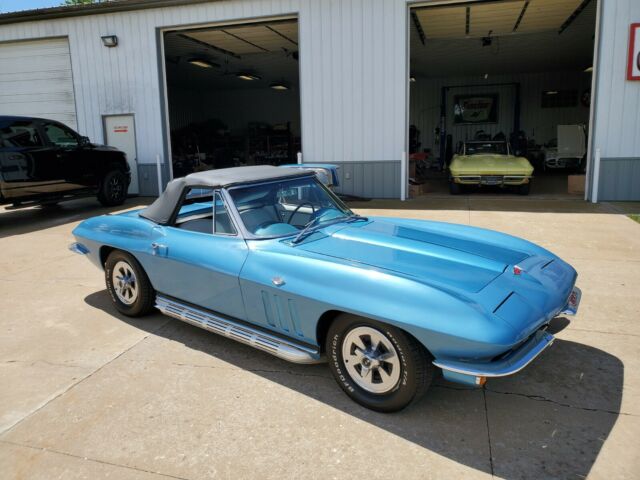 Chevrolet Corvette 1965 image number 2