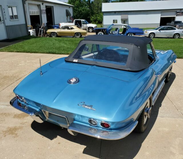 Chevrolet Corvette 1965 image number 27