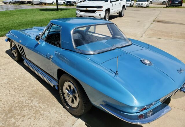 Chevrolet Corvette 1965 image number 30