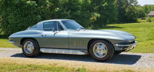 Chevrolet Corvette 1967 image number 2