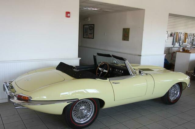 Jaguar E-Type 1967 image number 4