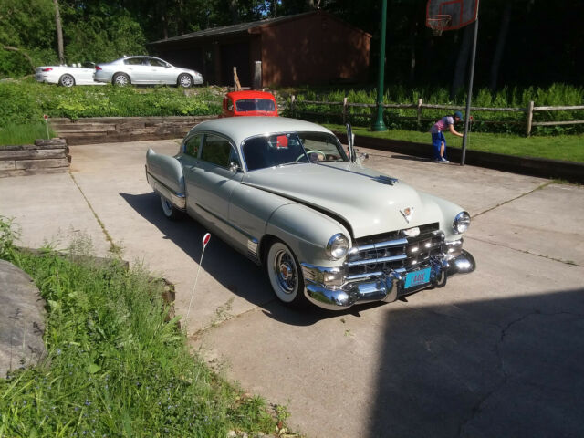 Cadillac Series 62 1949 image number 2