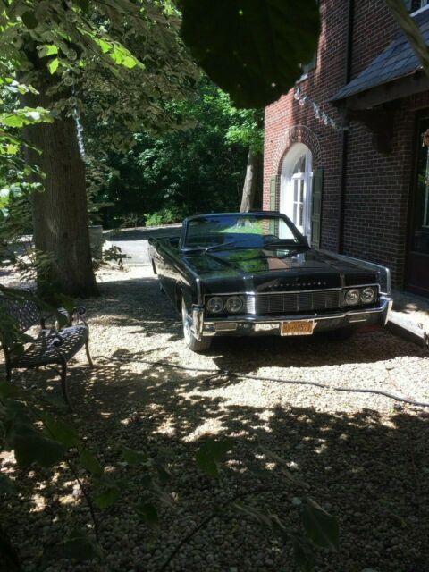 Lincoln Continental 1967 image number 1