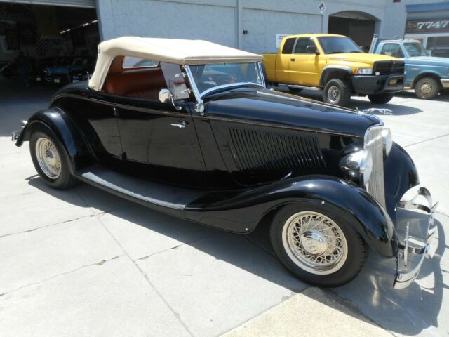 Ford Roadster 1933 image number 2