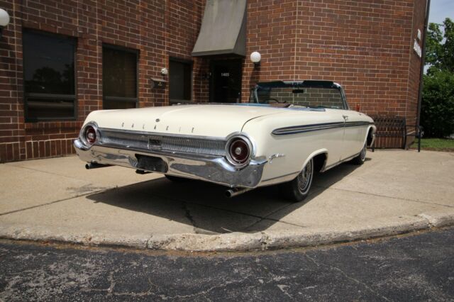 Ford Galaxie 1962 image number 28