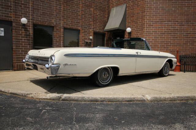 Ford Galaxie 1962 image number 29