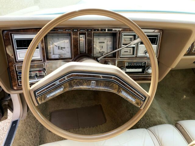 Lincoln Continental 1978 image number 20