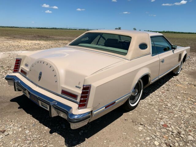 Lincoln Continental 1978 image number 33