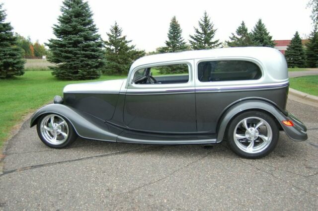 Ford 2 Door Street Rod 1933 image number 27