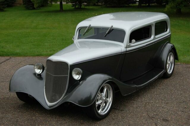 Ford 2 Door Street Rod 1933 image number 30