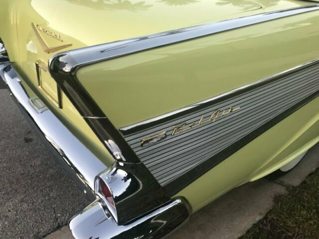 Chevrolet Bel-Air Convertible 1957 image number 11