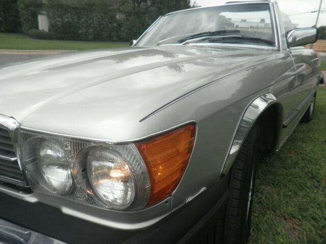 Mercedes-Benz SL-Class 1977 image number 11