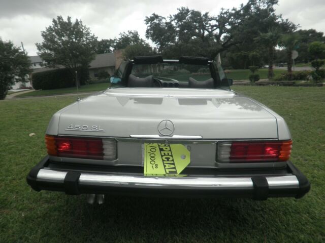 Mercedes-Benz SL-Class 1977 image number 29