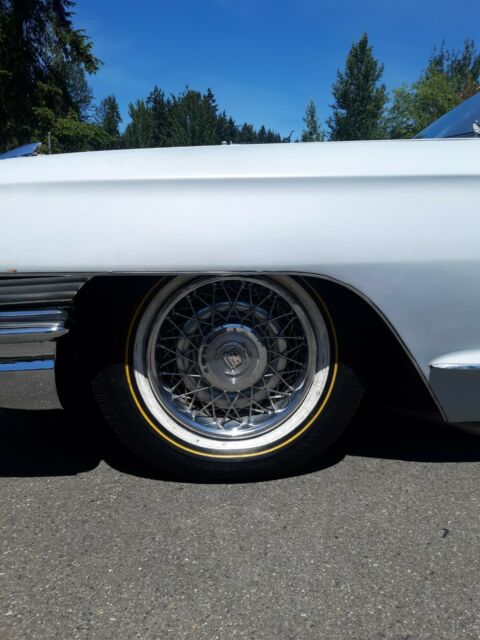 Cadillac Series 60 1961 image number 25