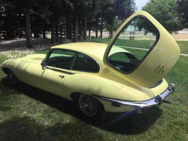 Jaguar E Type 4.2 1969 image number 2