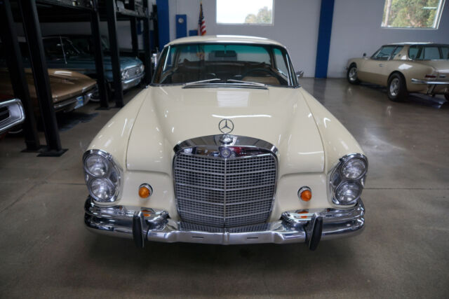 Mercedes-Benz 280SE 2.8 6 cyl 2 Door Coupe 1969 image number 8