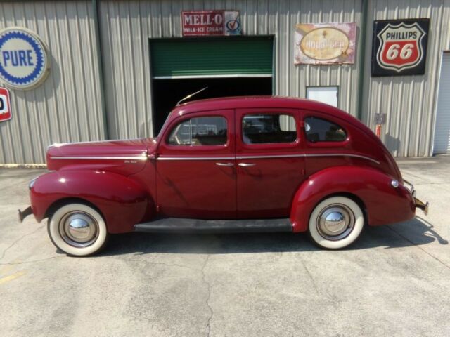 Ford Deluxe Sedan 1940 image number 24