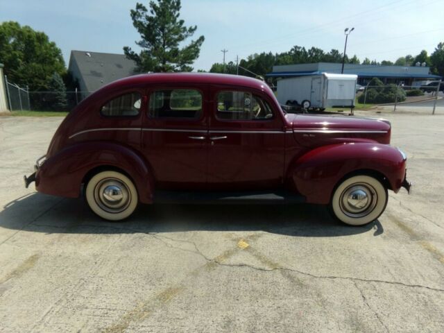 Ford Deluxe Sedan 1940 image number 28